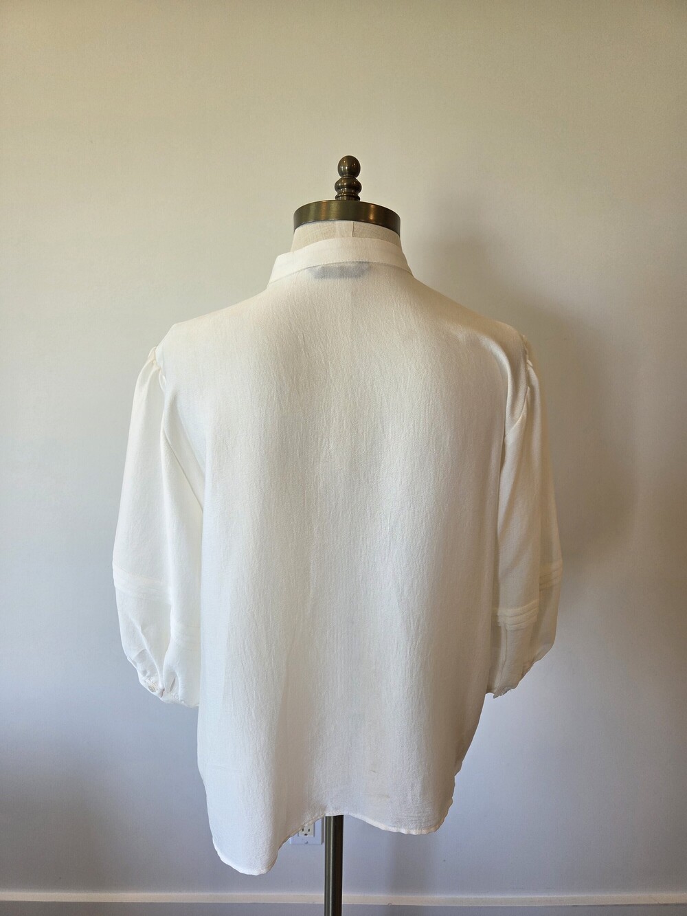 White Short Sleeve Ruffle Detail Blouse - Picture 3 of 4